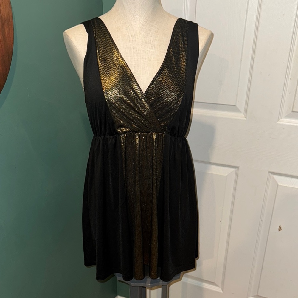 ❄️Elegant‎ Black and Gold Women's top XL